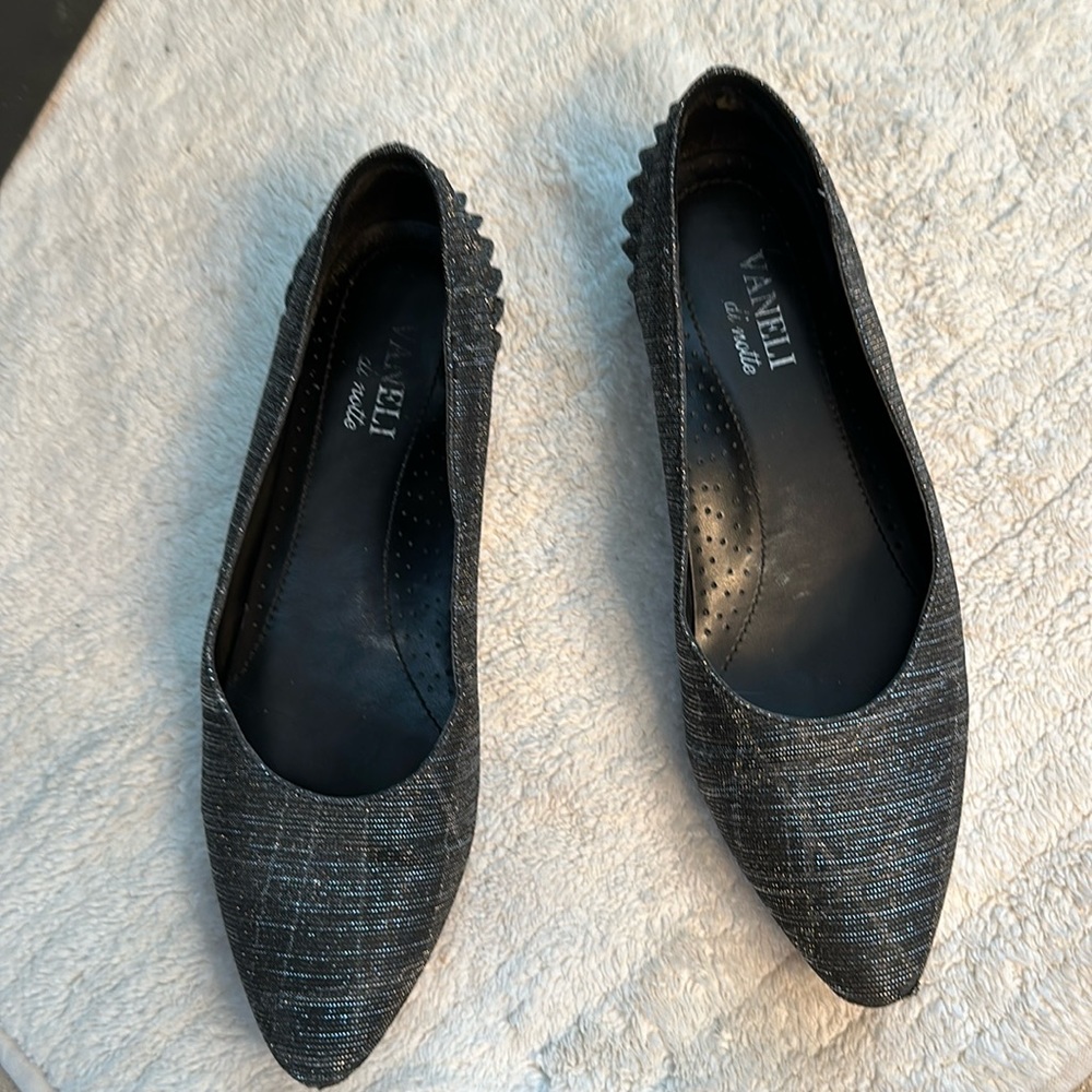 Vaneli Flat Dress Shoe Size 7 1/2 Narrow Black/Silver